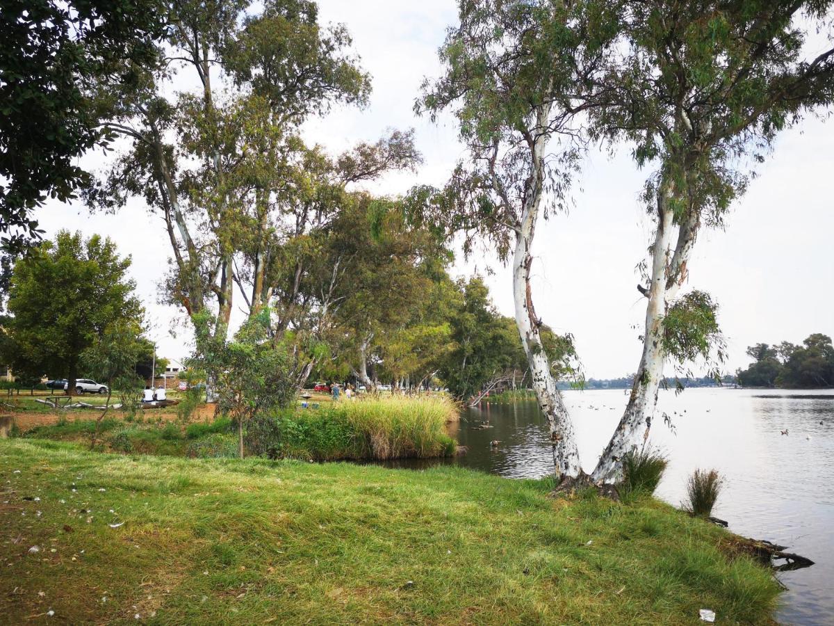 Southy Inn By The Lake Benoni Buitenkant foto