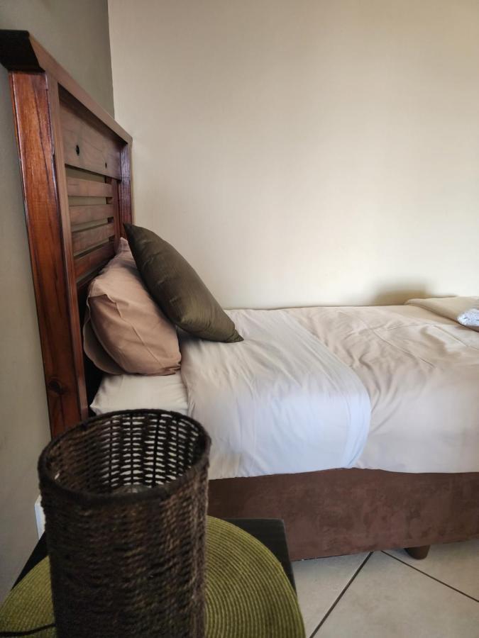 Southy Inn By The Lake Benoni Buitenkant foto