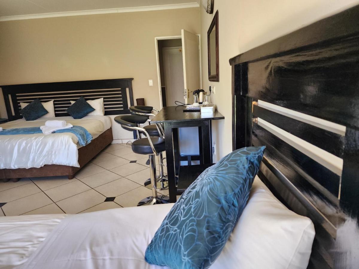 Southy Inn By The Lake Benoni Buitenkant foto