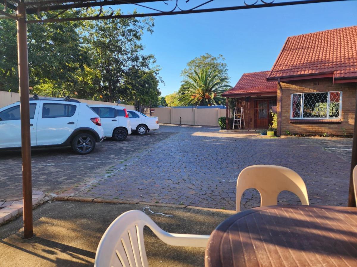 Southy Inn By The Lake Benoni Buitenkant foto