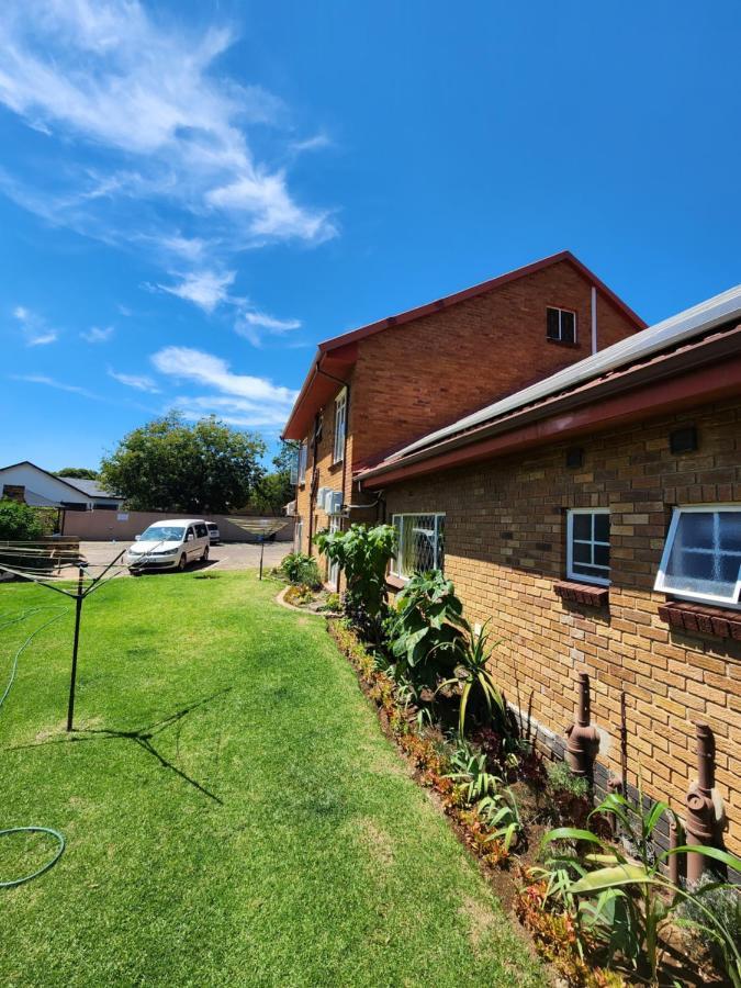 Southy Inn By The Lake Benoni Buitenkant foto