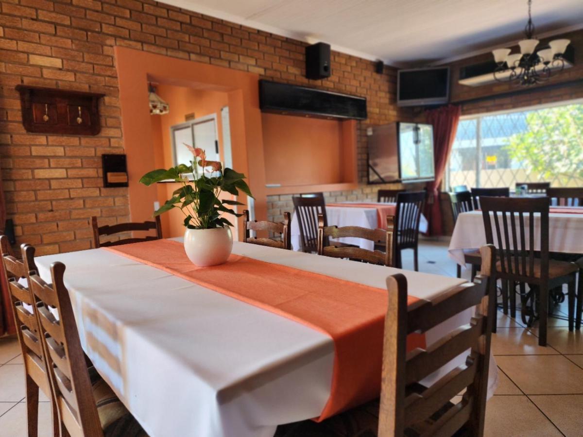 Southy Inn By The Lake Benoni Buitenkant foto