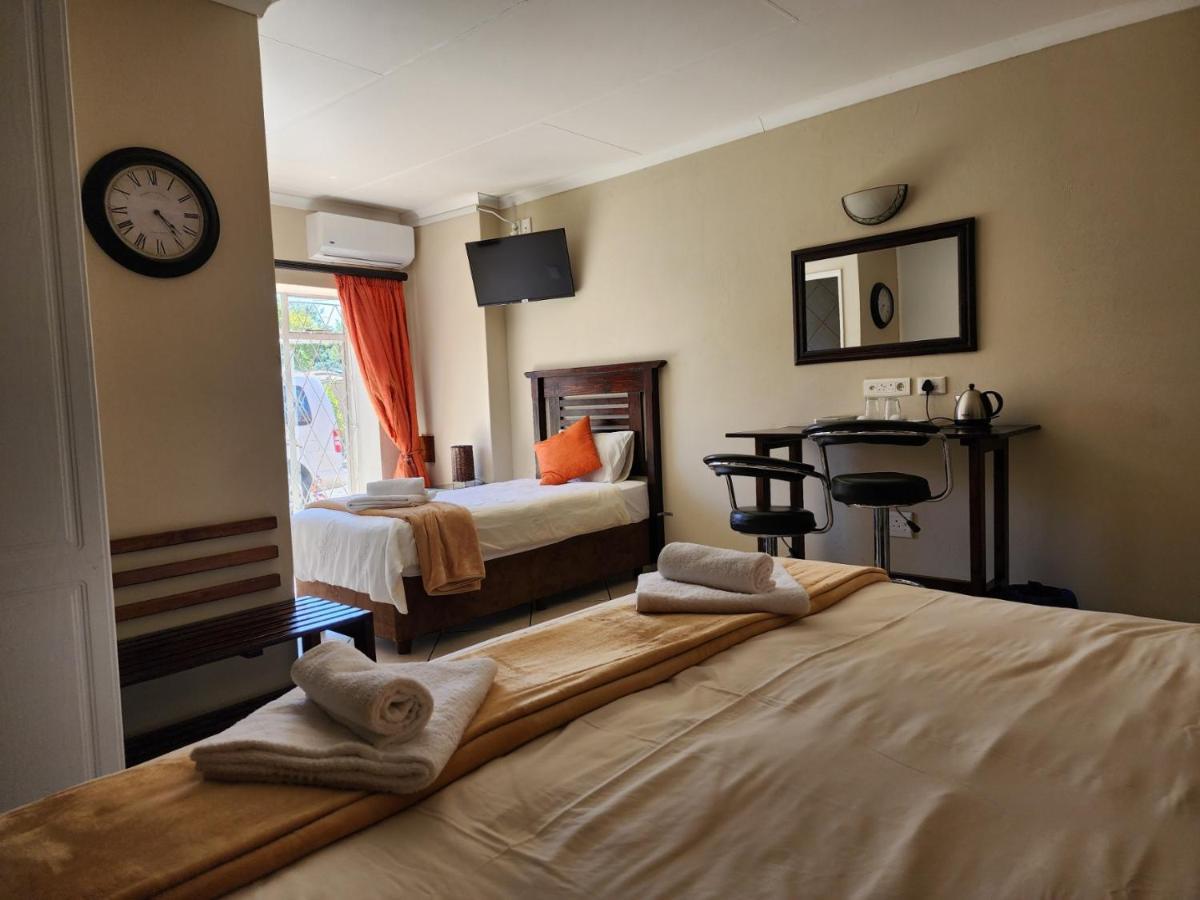 Southy Inn By The Lake Benoni Buitenkant foto